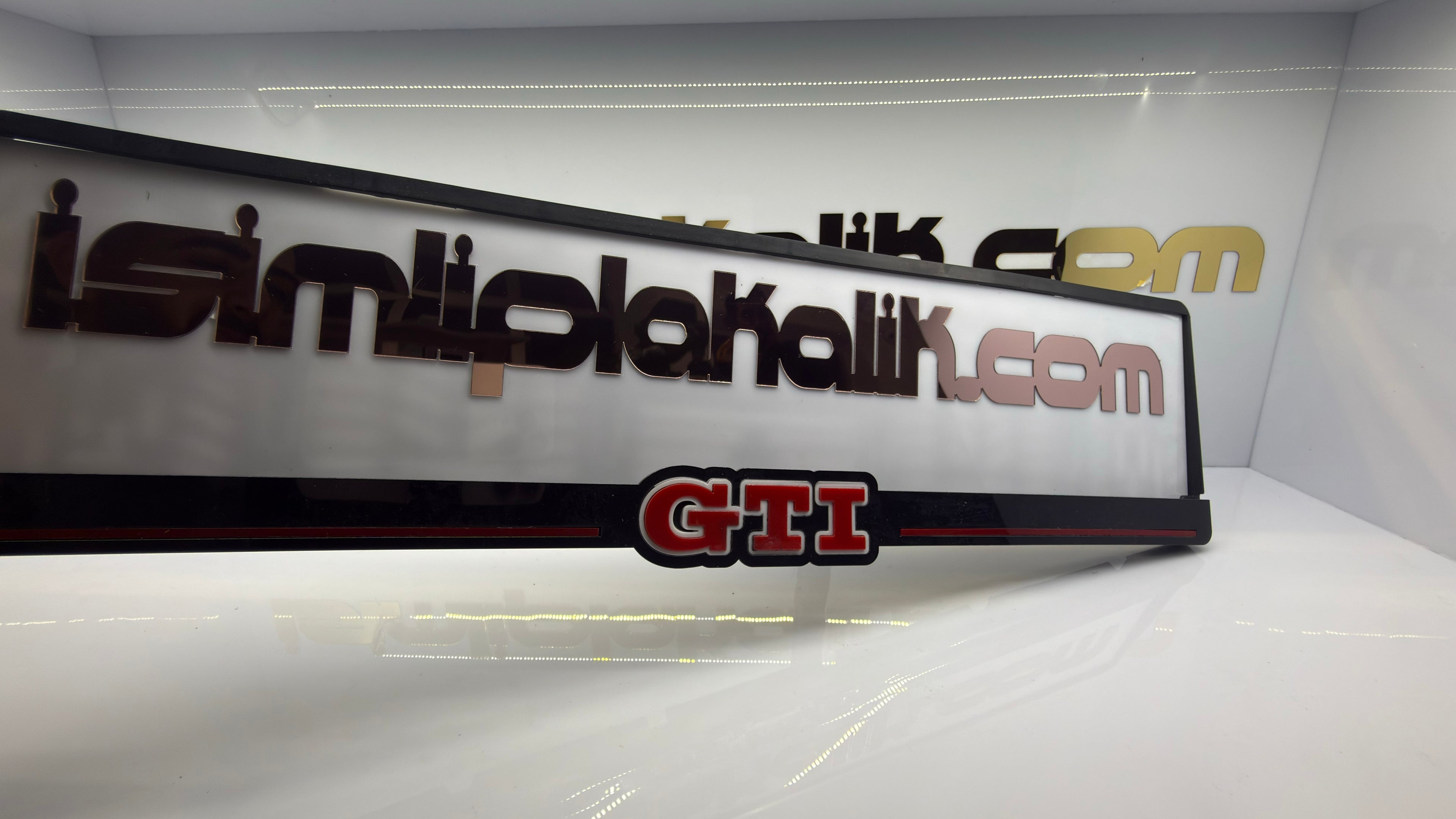 GTI Logolu Siyah Parlak Pleksi Plakalık Seti