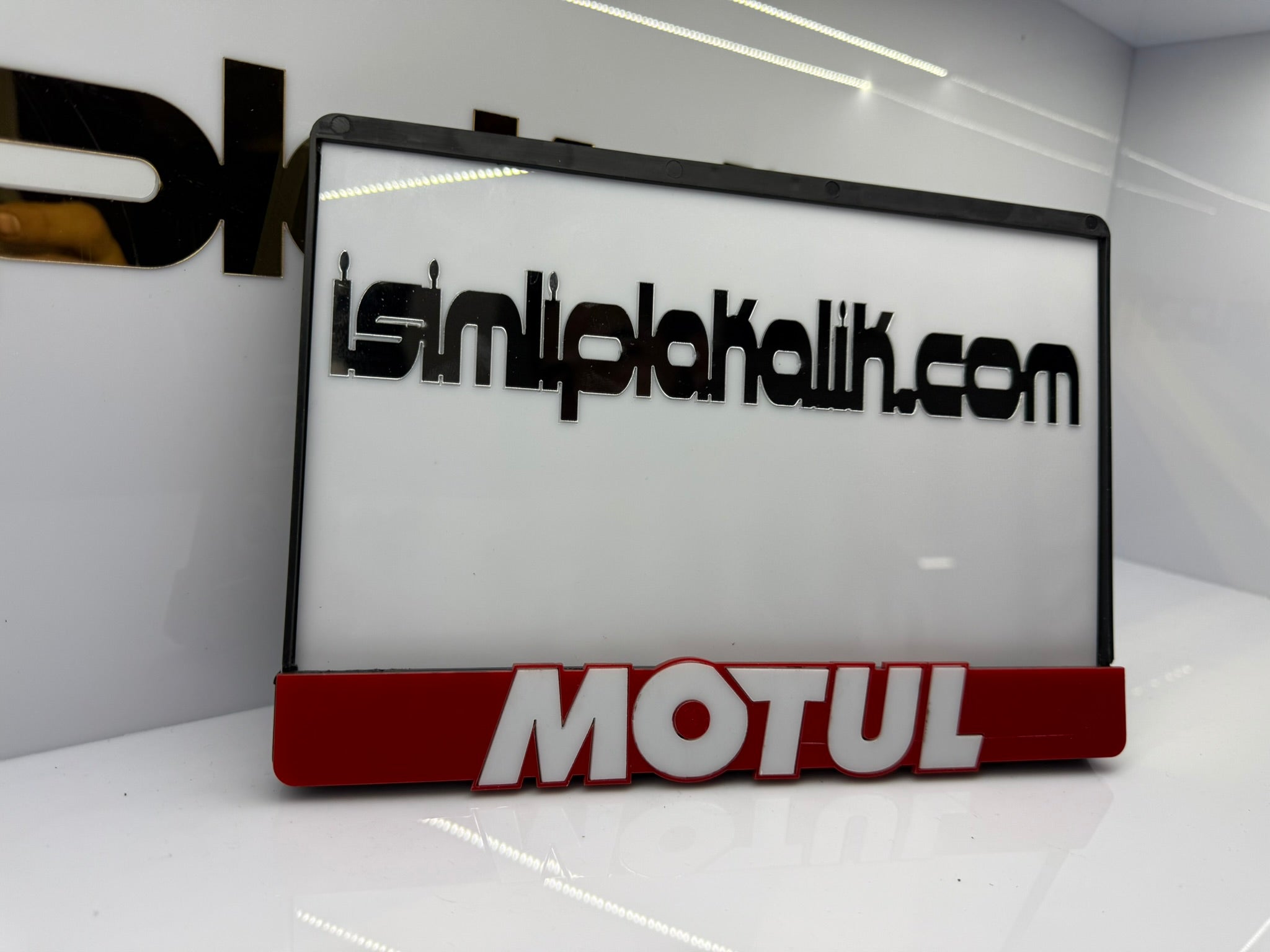 Motul Logolu Kırmızı Pleksi Motorsiklet Plakalık (Sabit Model)