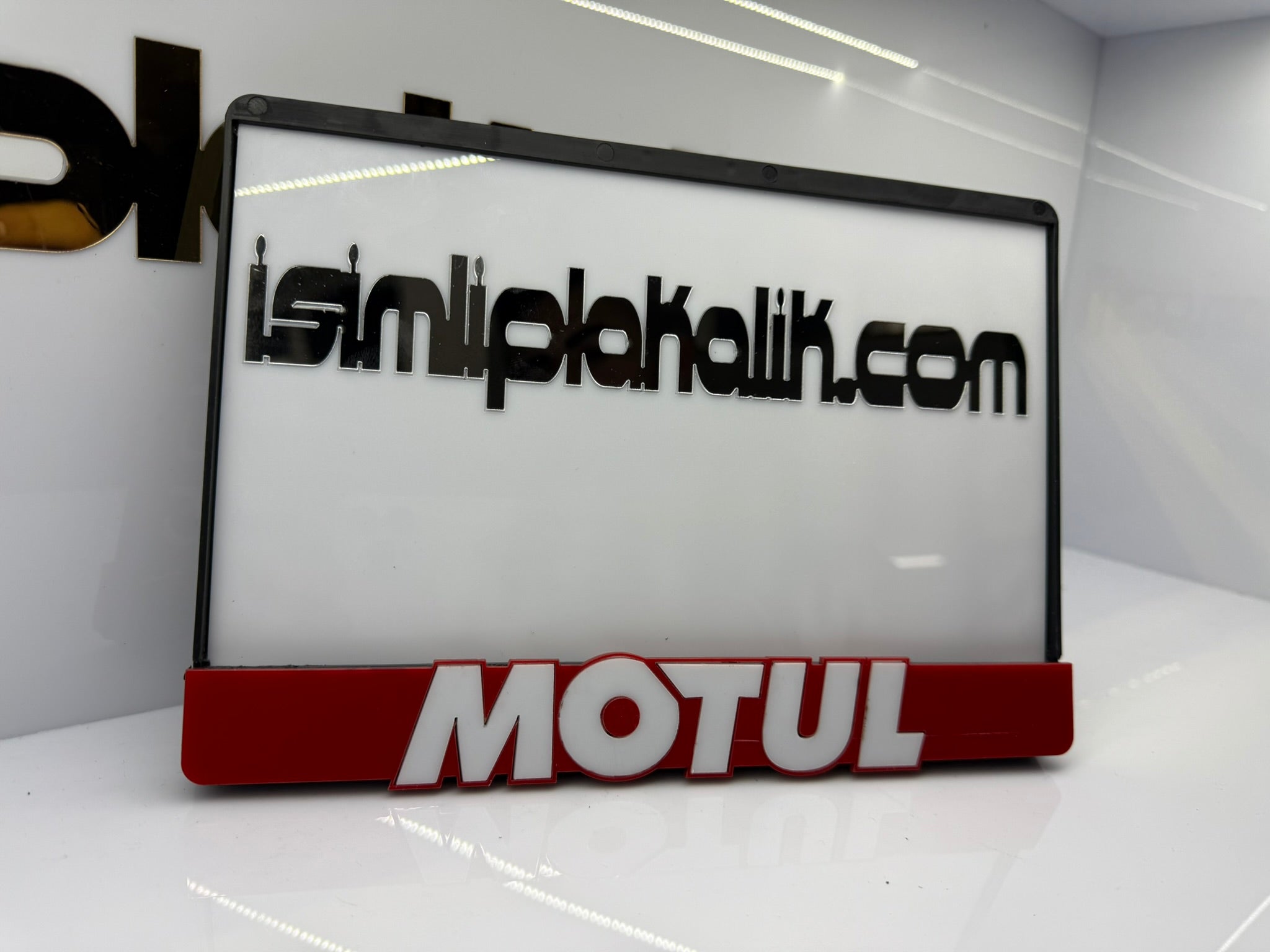 Motul Logolu Kırmızı Pleksi Motorsiklet Plakalık (Sabit Model)