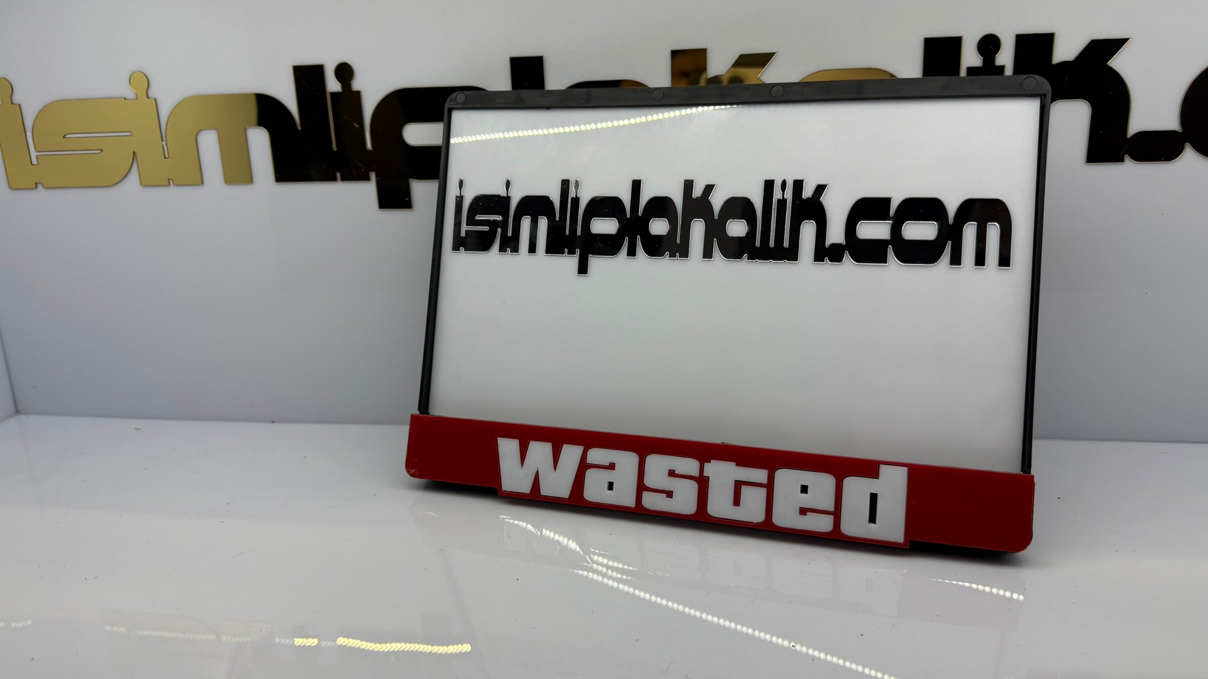 Wasted Yazılı Kırmızı Detaylı Siyah Parlak Pleksi Motorsiklet Plakalık
