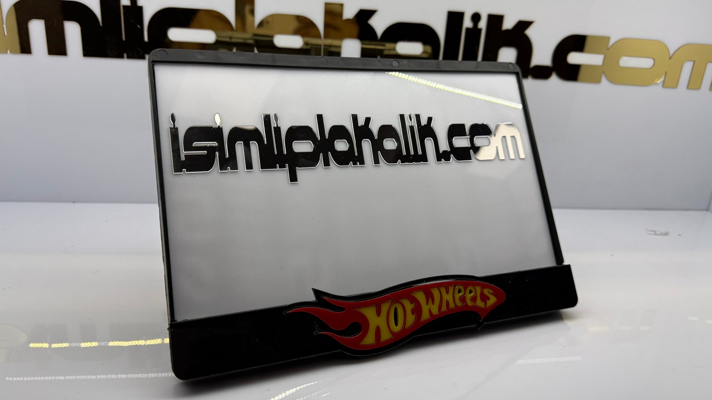 Hot Wheels Logolu Siyah Parlak Pleksi Motorsiklet Plakalık