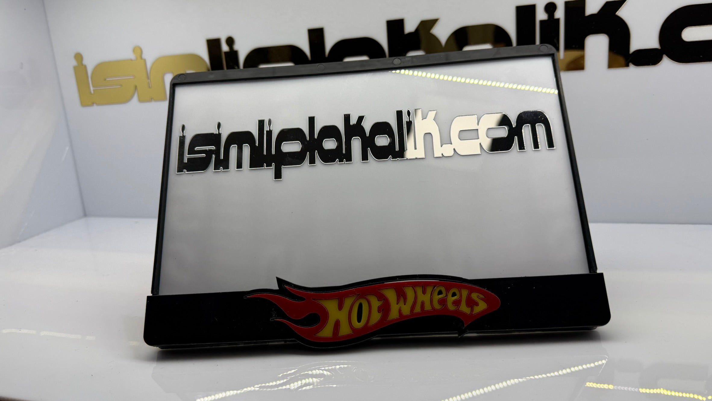 Hot Wheels Logolu Siyah Parlak Pleksi Motorsiklet Plakalık