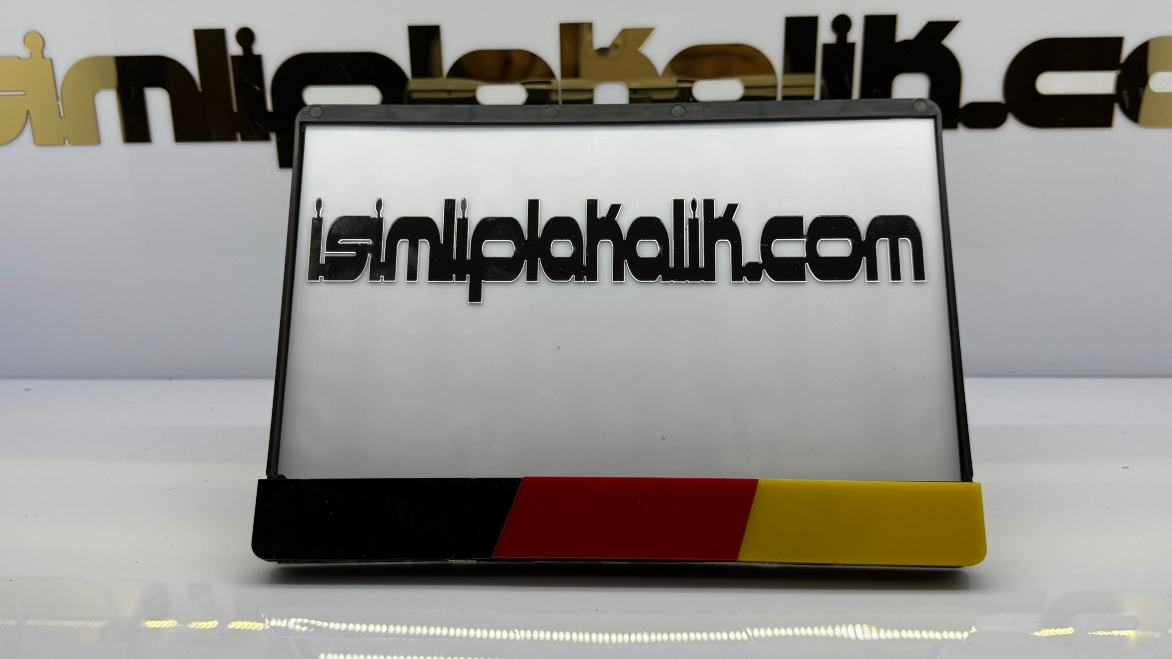 Almanya Bayraklı Siyah Pleksi Motorsiklet Plakalık